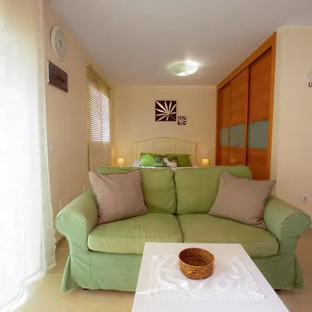 Apartman Book Jet - Hibiscus Front