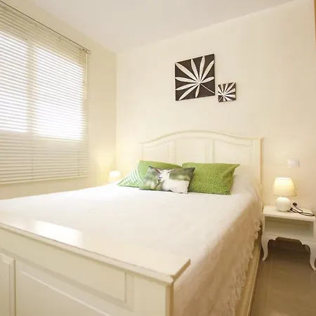 Book Jet - Hibiscus Front Apartman *