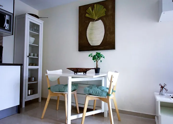 Book Jet - Hibiscus Front 公寓